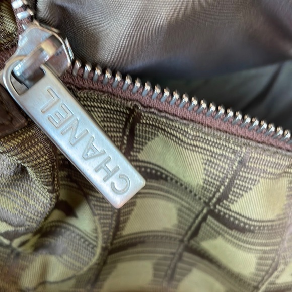 Stunning Chanel Tote Bag Leather and Nylon - Picture 13 of 13